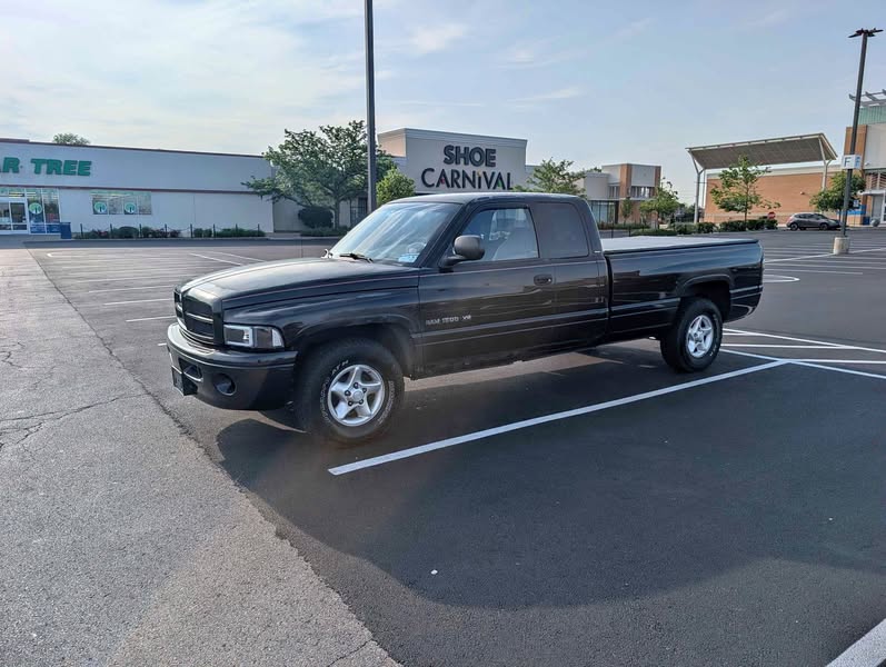 2001 Dodge Ram 1500 Club Cab - Long Bed