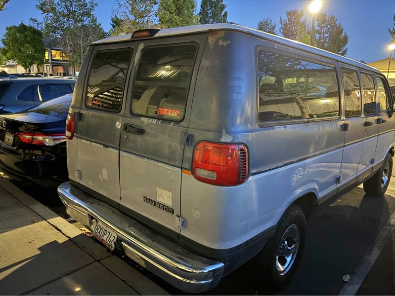 1996 Dodge Ram Wagon 2500 - Van