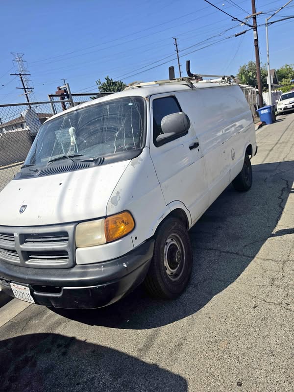 2001 Dodge Ram Van 2500 - Van