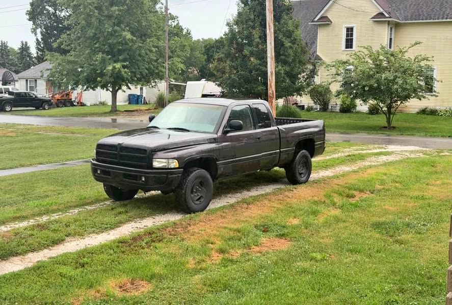 1998 Dodge Ram 1500 - Laramie Pickup 4D 6 1\/3 ft