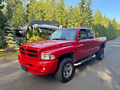 2001 Dodge Ram 1500 Club Cab - Short Bed