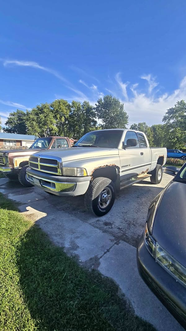 2001 Dodge Ram 2500 Club Cab - Short Bed