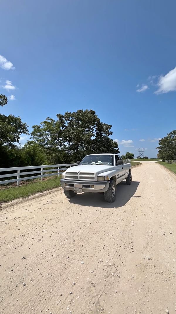 2001 Dodge Ram 2500 - SLT Pickup 4D 8 ft
