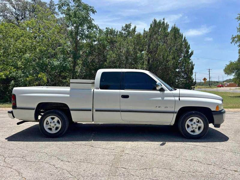 2000 Dodge Ram 1500 - SLT Pickup 4D 6 1\/3 ft