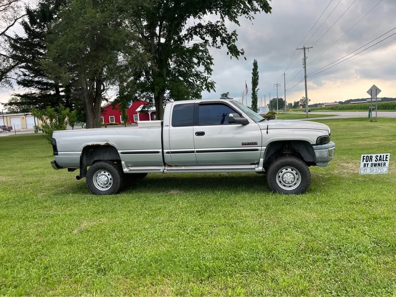1999 Dodge Ram 2500 - SLT Pickup 4D 8 ft