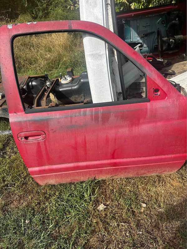 1999 Dodge Ram 2500 Regular Cab & Chassis - 135\
