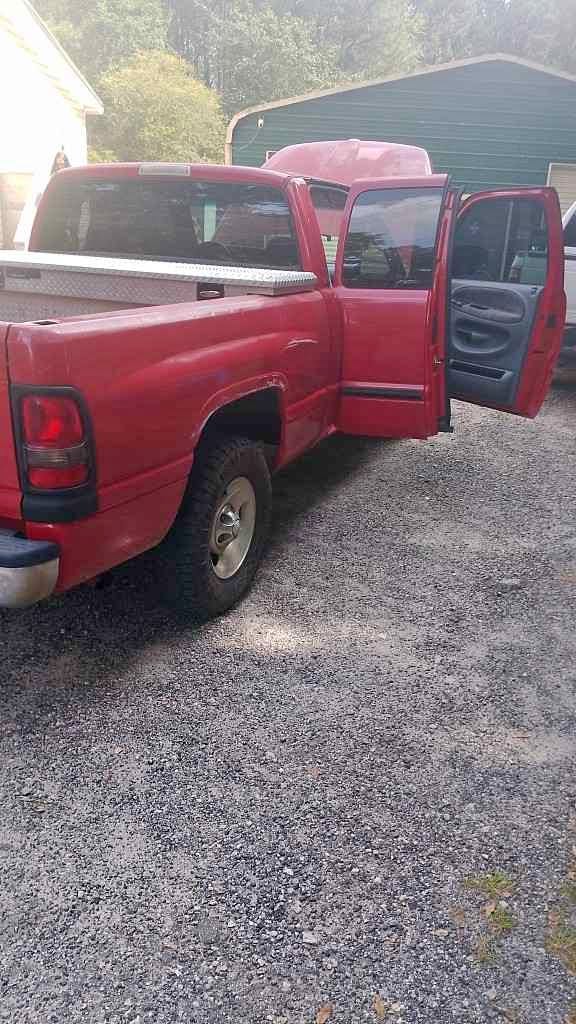 2001 Dodge Ram 1500 Club Cab - Short Bed