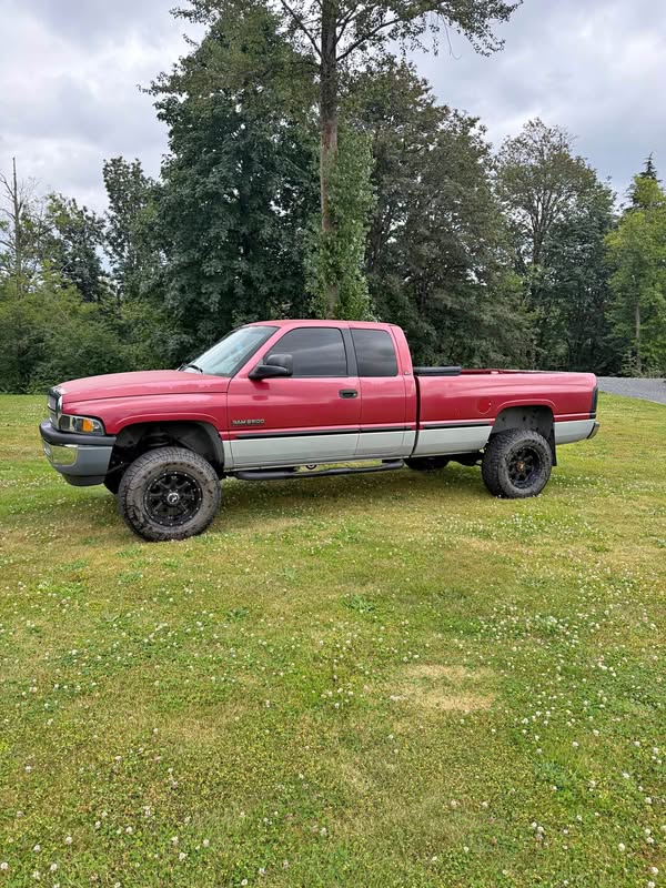 1999 Dodge Ram 2500 Club Cab - Long Bed