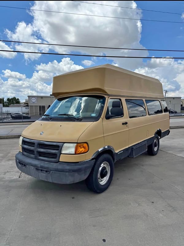 2001 Dodge Ram Van 3500 - Van