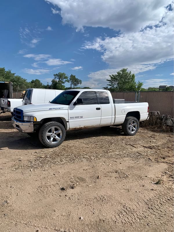 2001 Dodge Ram 1500 Club Cab - Short Bed
