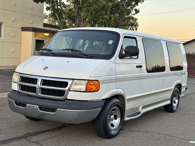 2000 Dodge Ram Van 1500 - Conversion van