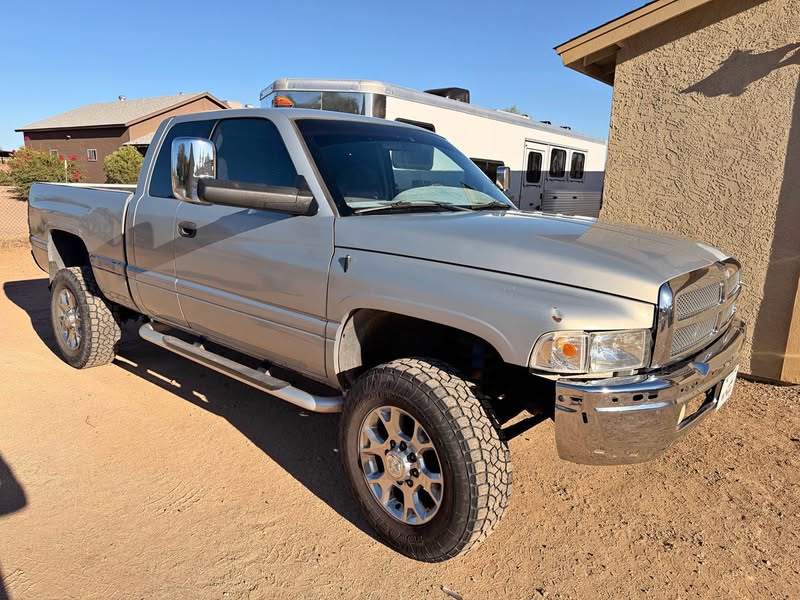 2001 Dodge Ram 2500 Crew Cab - Laramie Pickup 4D 6 1\/3 ft