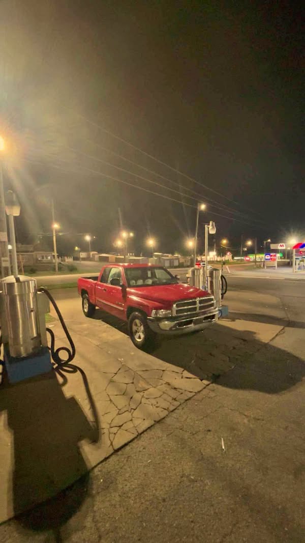 2000 Dodge Ram 1500 - Laramie Pickup 2D 6 1\/4 ft