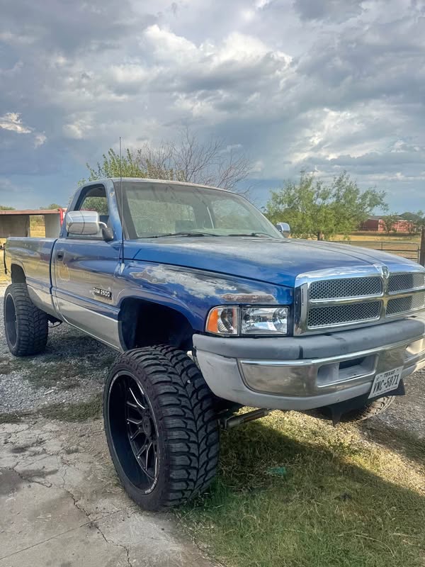 1994 Dodge Ram 2500 Regular Cab - SLT Pickup 2D 8 ft