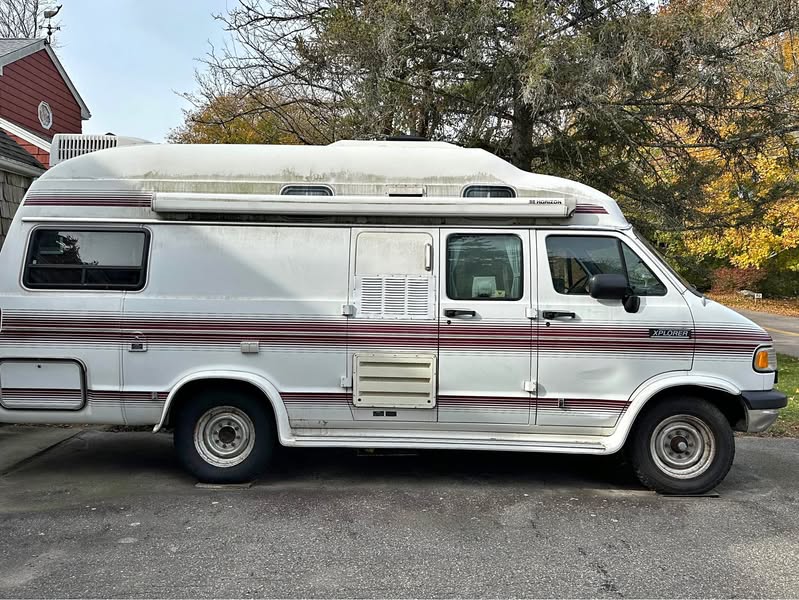 1994 Dodge Ram Xplorer 230 Camper Van