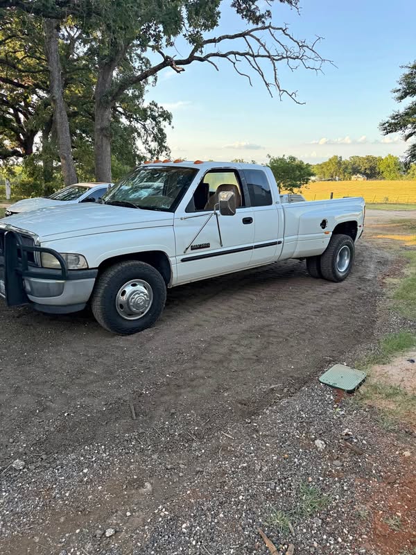 2000 Dodge Ram 3500 Crew Cab - Laramie Pickup 4D 8 ft