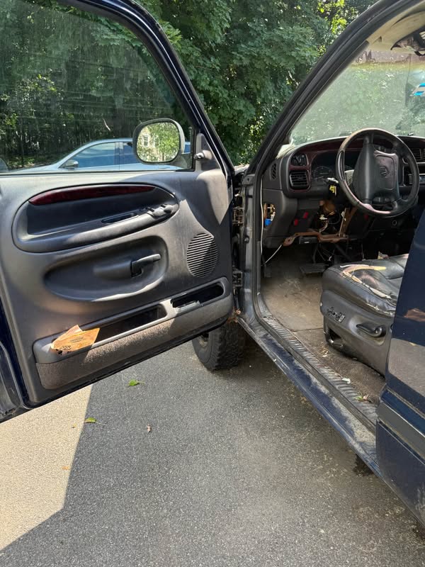 2000 Dodge Ram 3500 Club Cab - Long Bed