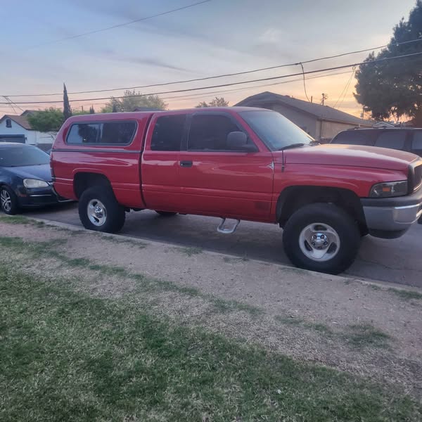 2000 Dodge Ram 1500 Club Cab - Short Bed