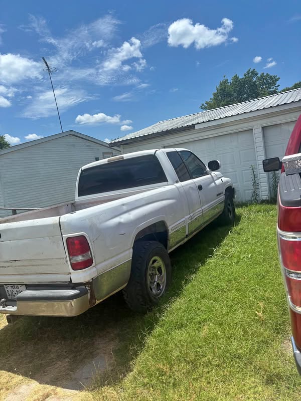 1999 Dodge Ram 1500 Crew Cab - SLT Pickup 4D 5 1\/2 ft
