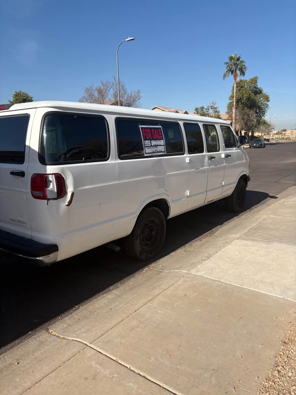 2000 Dodge Ram White Van dodge ram