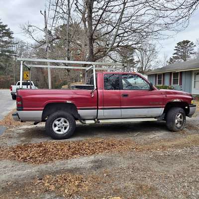 1999 Dodge Ram 1500 - SLT Pickup 4D 6 1\/4 ft