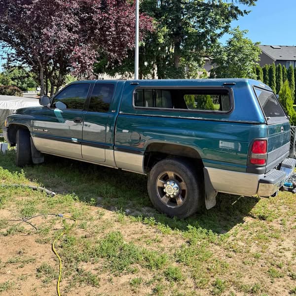 1999 Dodge Ram 2500 Regular Cab - Short Bed