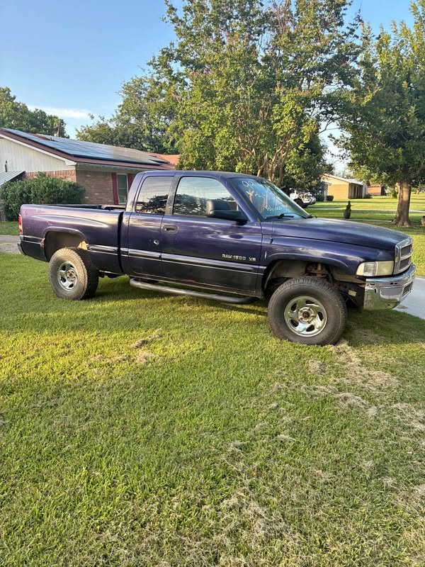 1999 Dodge Ram 1500 - Laramie Pickup 2D 6 1\/4 ft