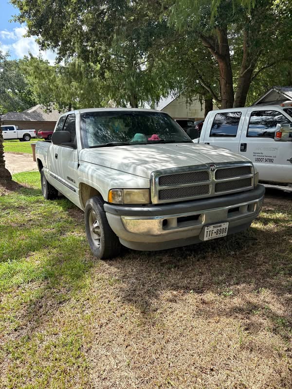 2001 Dodge Ram 1500 - SLT Pickup 2D 6 1\/3 ft