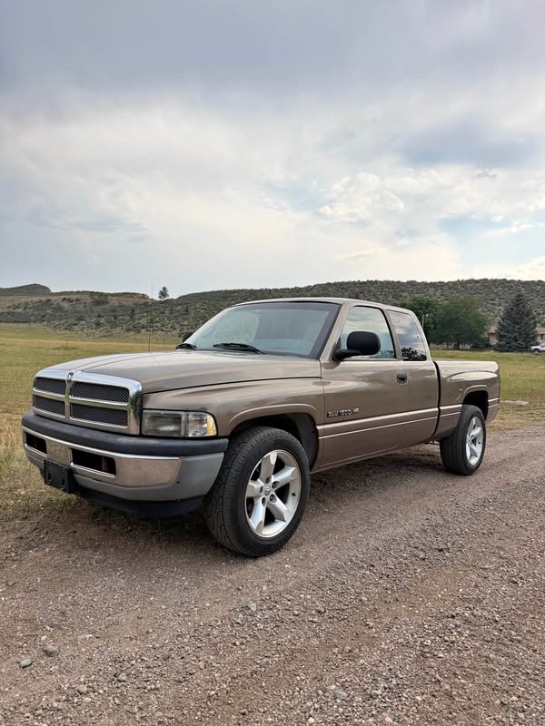 2000 Dodge Ram 1500 - SLT Pickup 2D 6 1\/4 ft
