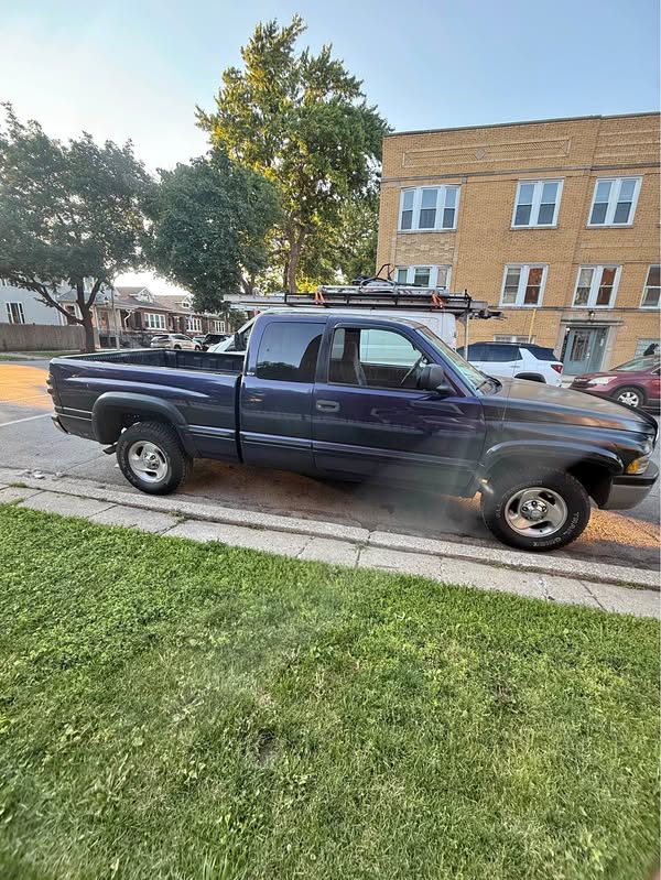 1999 Dodge Ram 1500 - Laramie Pickup 2D 6 1\/4 ft