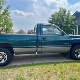 1995 Dodge Ram 1500 Laramie Pickup 2D 8 ft