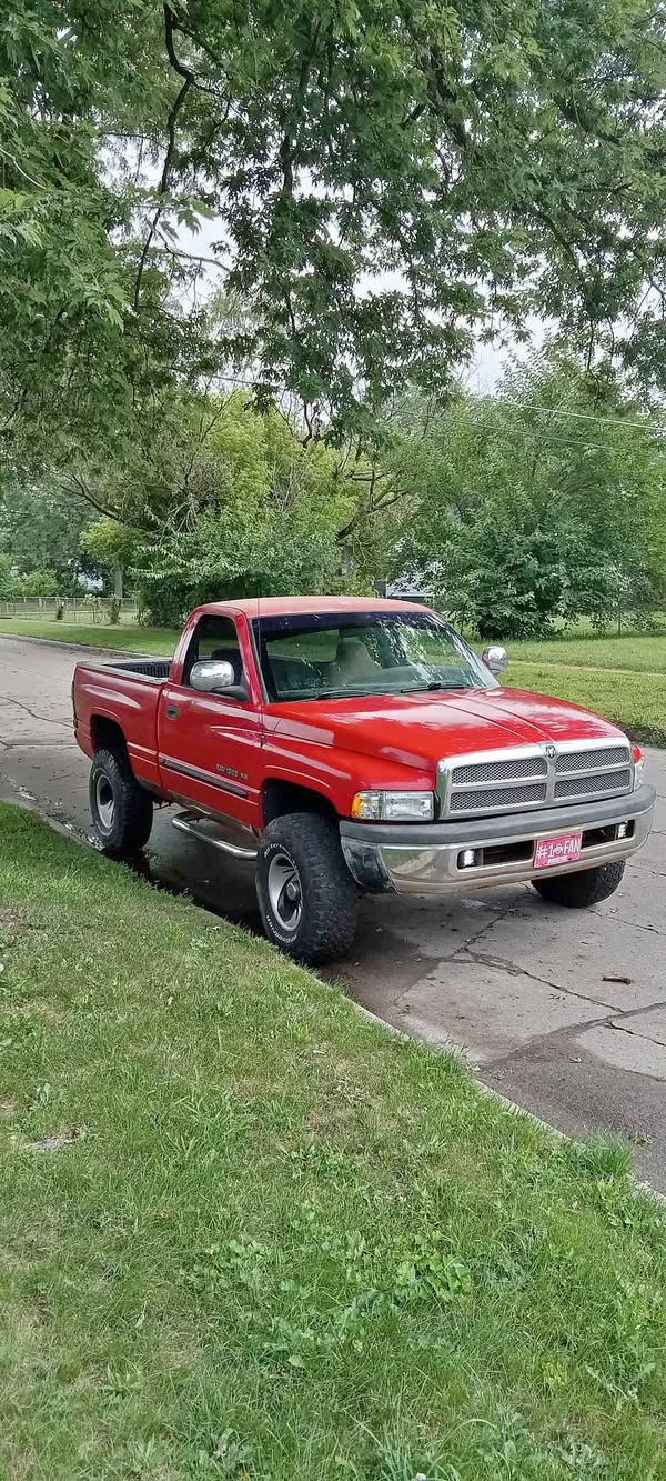 2001 Dodge Ram 1500 - SLT Pickup 2D 6 1\/3 ft