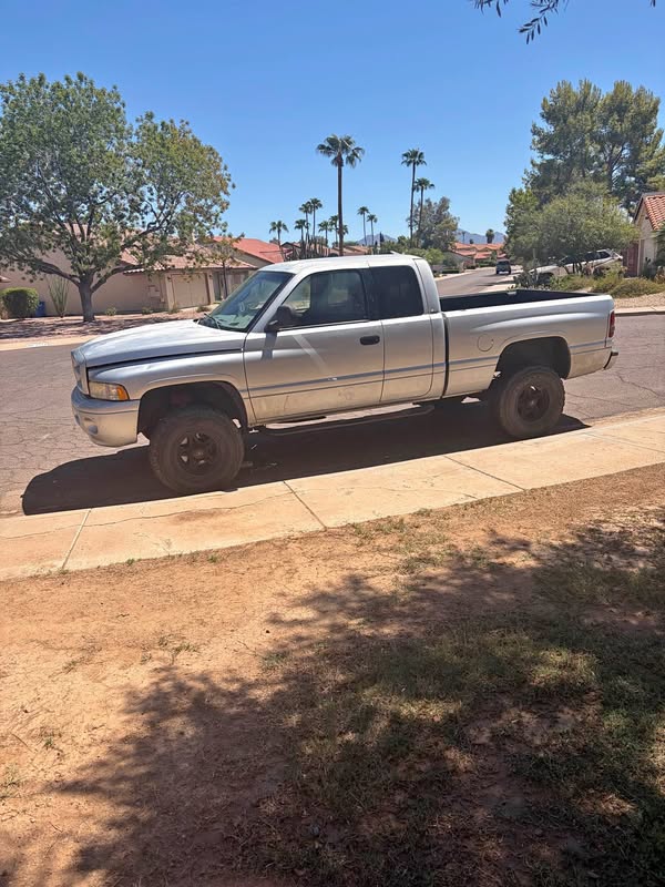 2001 Dodge Ram 1500 - SLT Pickup 4D 5 1\/2 ft