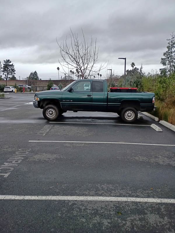 2001 Dodge Ram 1500 Quad Cab - SLT Pickup 4D 6 1\/4 ft