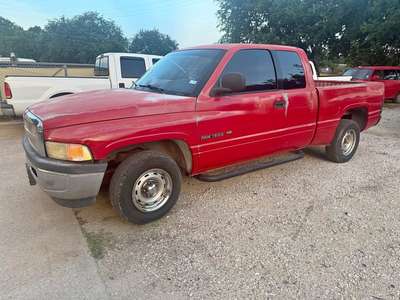 2001 Dodge Ram 1500 Club Cab - Short Bed