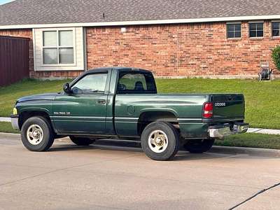 2001 Dodge Ram 1500 Regular Cab - Short Bed