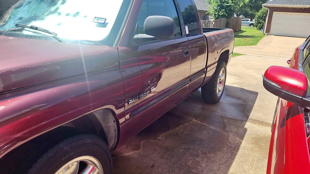 2000 Dodge Ram 1500 Club Cab - Short Bed