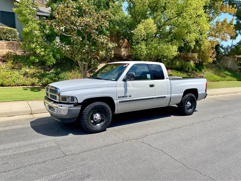 2001 Dodge Ram 1500 Club Cab - Short Bed