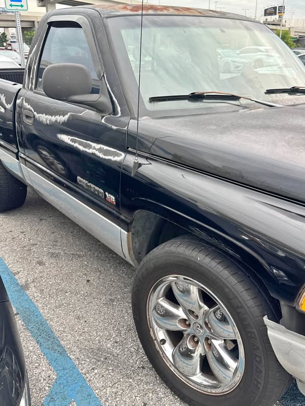 2000 Dodge Ram 1500 - Laramie Pickup 2D 6 1\/4 ft