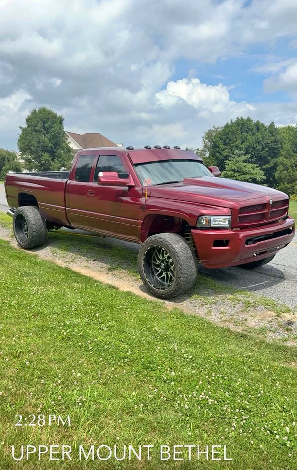 2001 Dodge Ram 2500 Crew Cab - Laramie Pickup 4D 8 ft