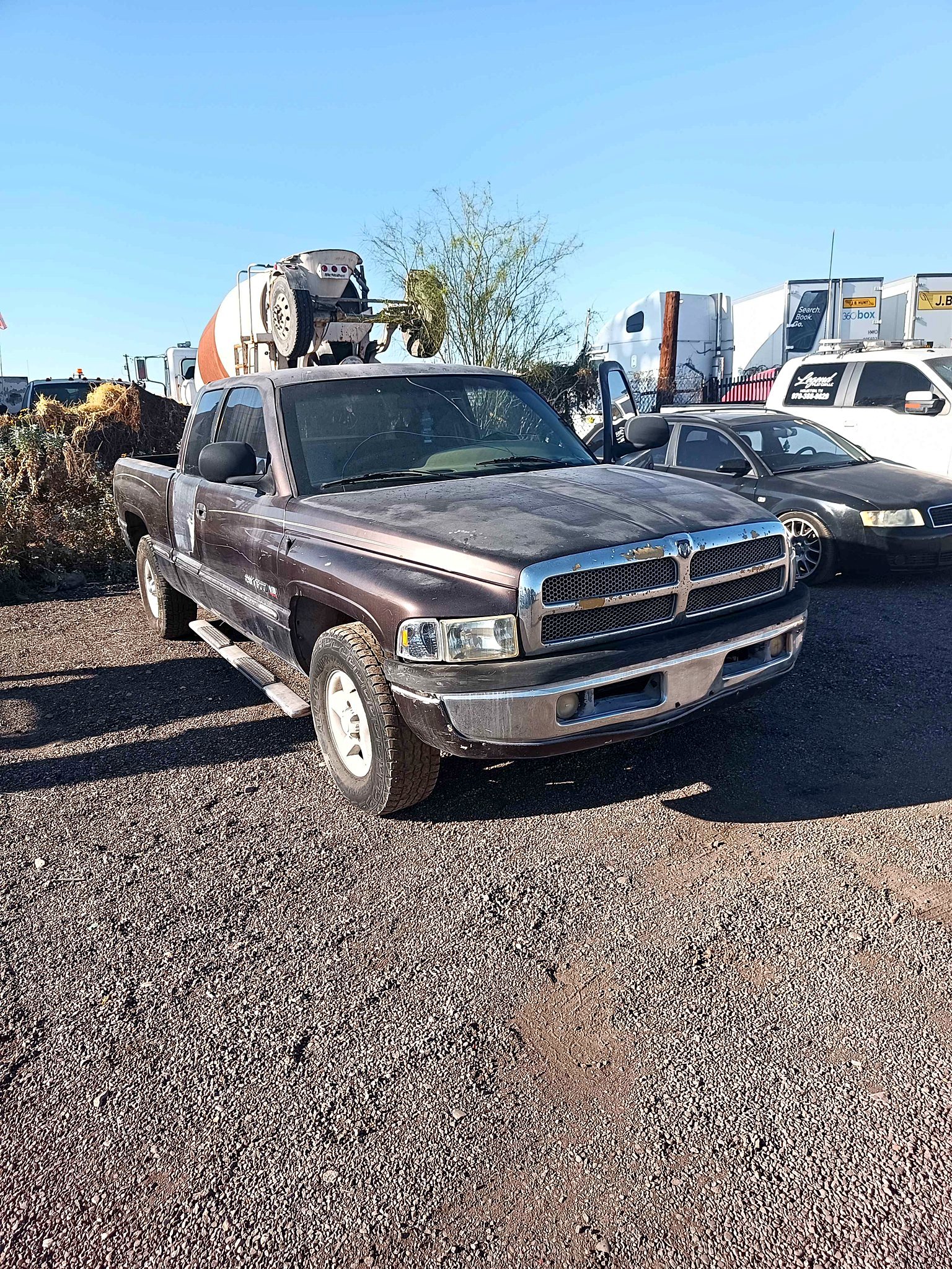 1998 Dodge Ram 1500 Crew Cab - SLT Pickup 4D 5 1\/2 ft