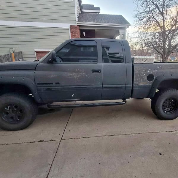 2001 Dodge Ram 1500 - SLT Pickup 2D 6 1\/4 ft