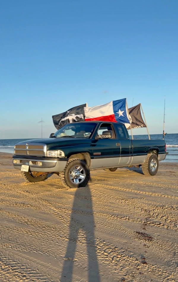 1999 Dodge Ram 2500 Quad Cab - Laramie Pickup 4D 8 ft