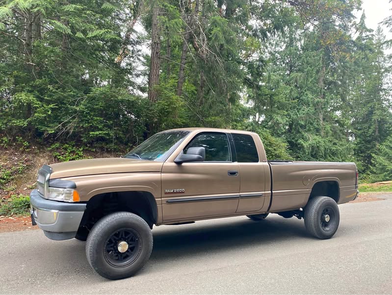 2001 Dodge Ram 2500 Crew Cab - Laramie Pickup 4D 8 ft