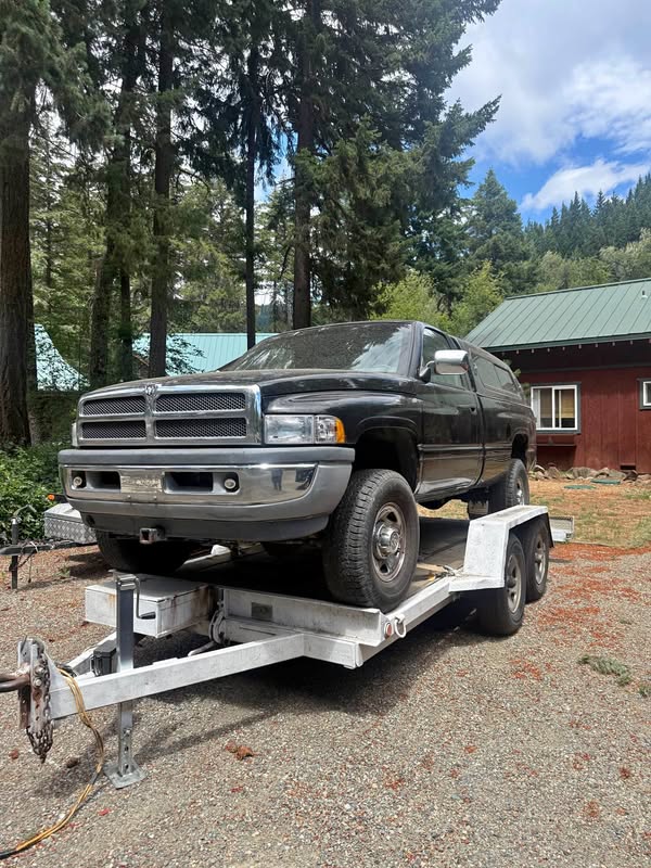 1995 Dodge Ram 2500 Club Cab - Long Bed