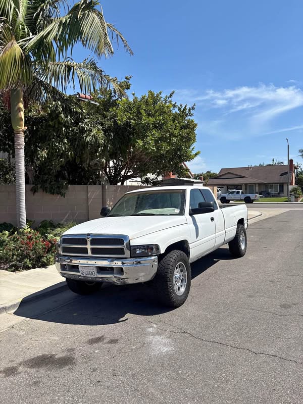 1995 Dodge Ram 2500 Club Cab - Long Bed