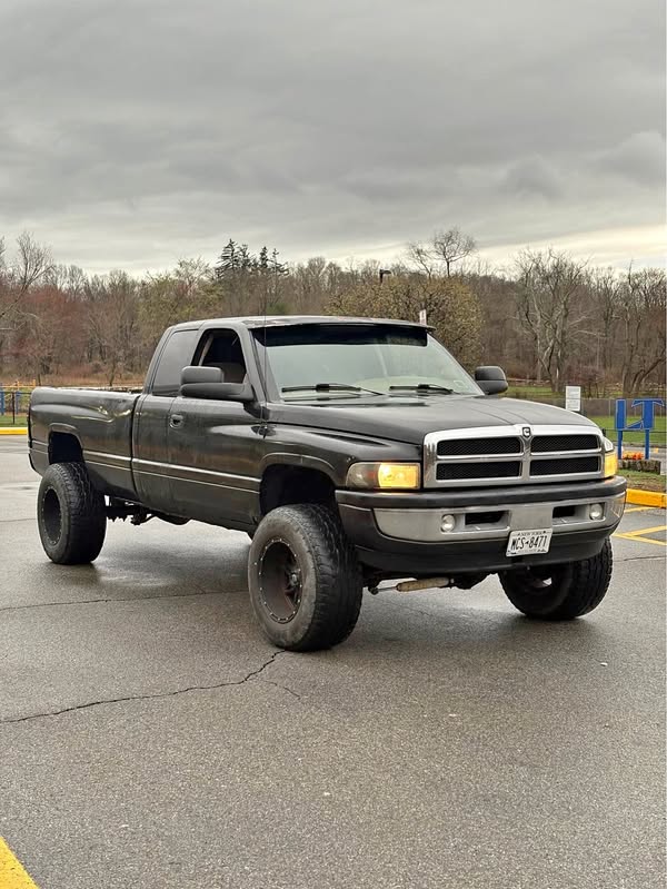 1999 Dodge Ram 2500 Quad Cab - SLT Pickup 4D 8 ft