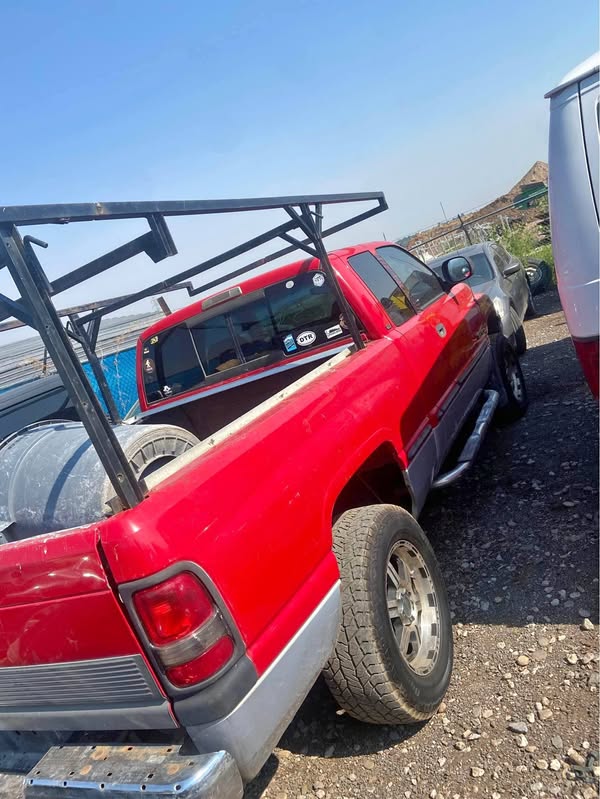 1999 Dodge Ram 1500 Crew Cab - ST Pickup 4D 5 1\/2 ft