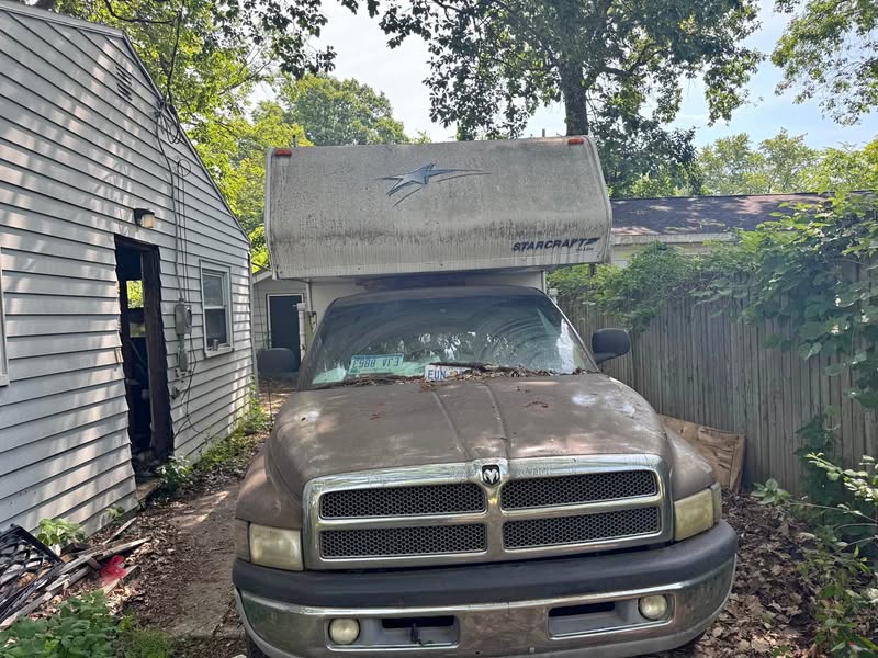 2001 Dodge Ram 2500 - SLT Pickup 4D 8 ft