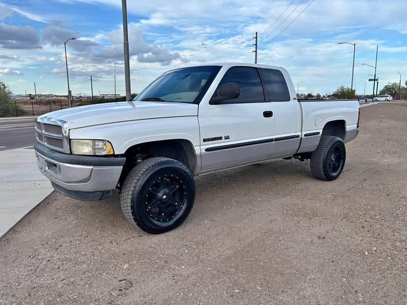 1998 Dodge Ram 2500 Quad Cab - SLT Pickup 4D 6 1\/4 ft